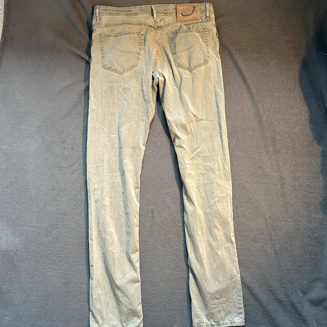 Gråa Jacob Cohen Jeans waxed byxor - 2