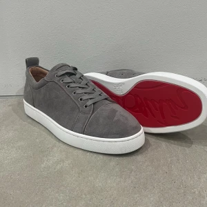 SELL ME THESE - Sell me these with box and dustbags. 42-43