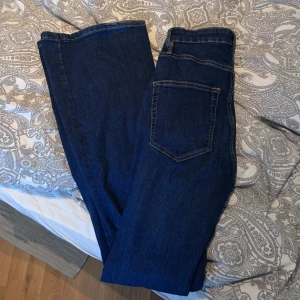 Flare jeans - Full längd jeans