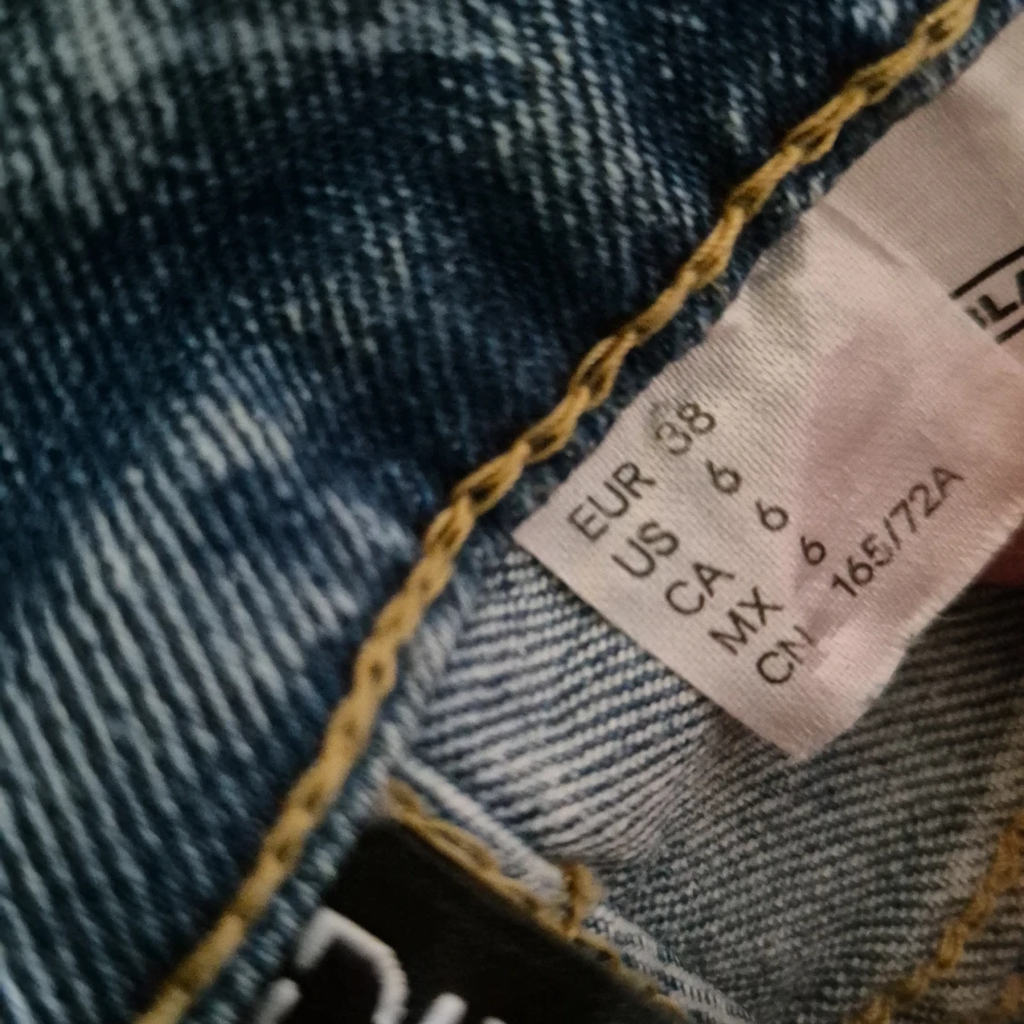 Blåa bootcut jeans från H&M Divided - 3