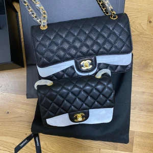 2 Svart quiltad  handväska  - 2 Svart quiltad  handväska