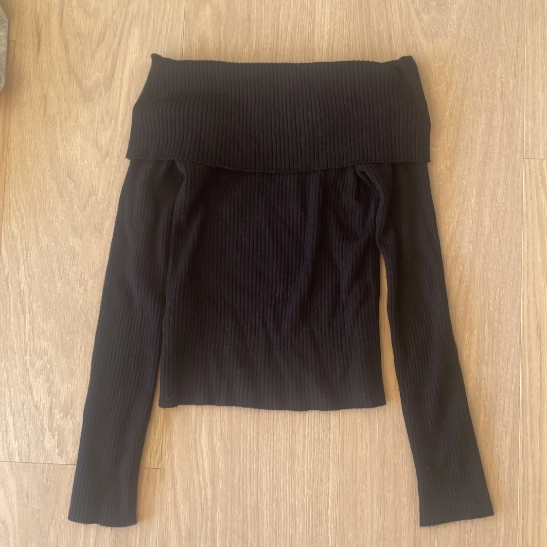 Svart offshoulder ribbad topp H&M XS - 1