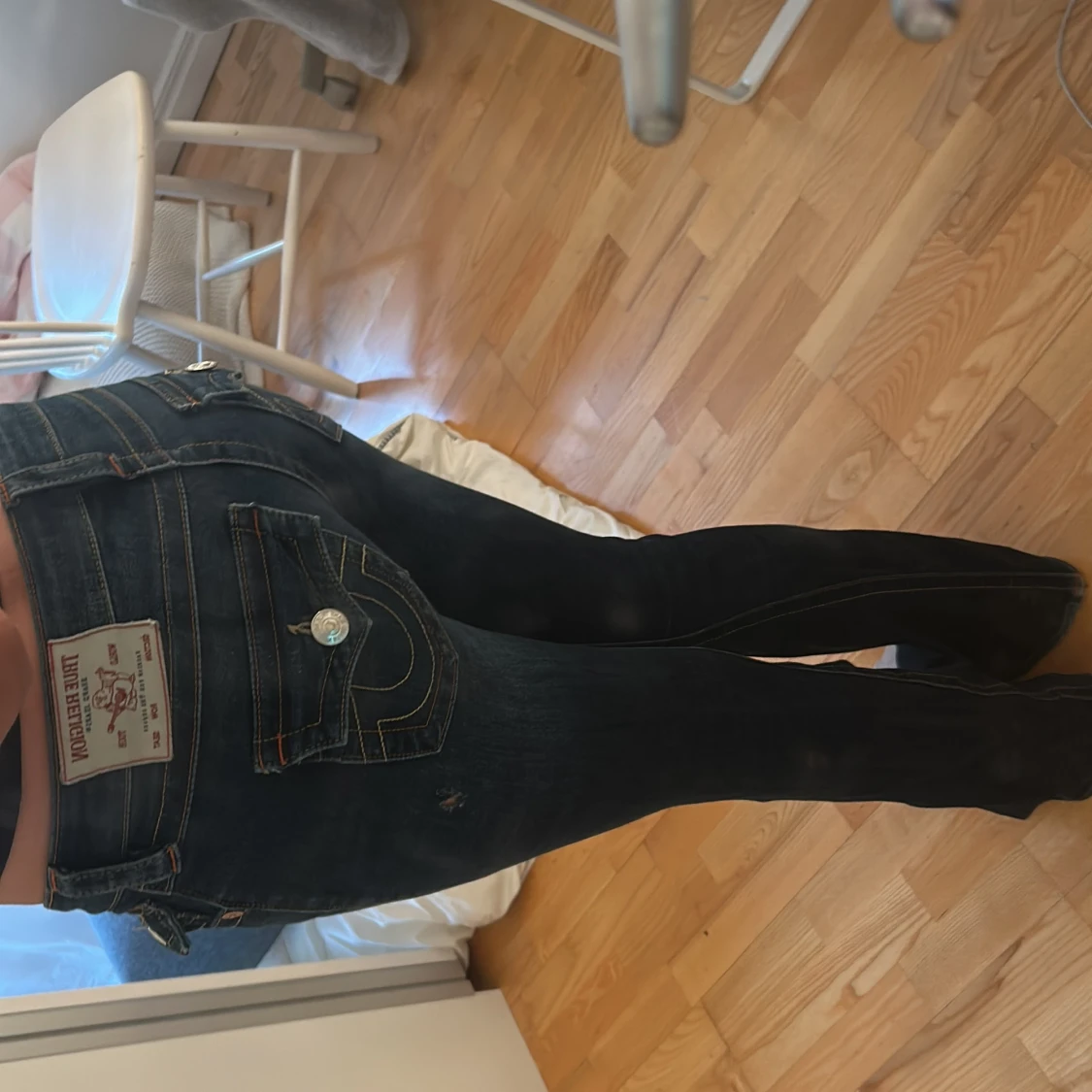 Mörkblå bootcut jeans från True Religion - 1