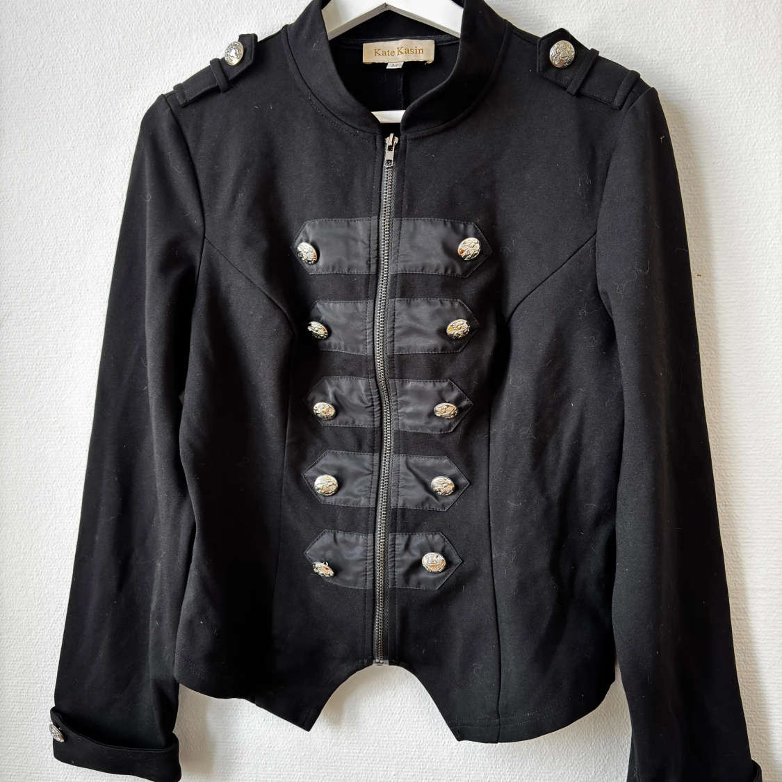 Svart rockjacka från Kate Kasin