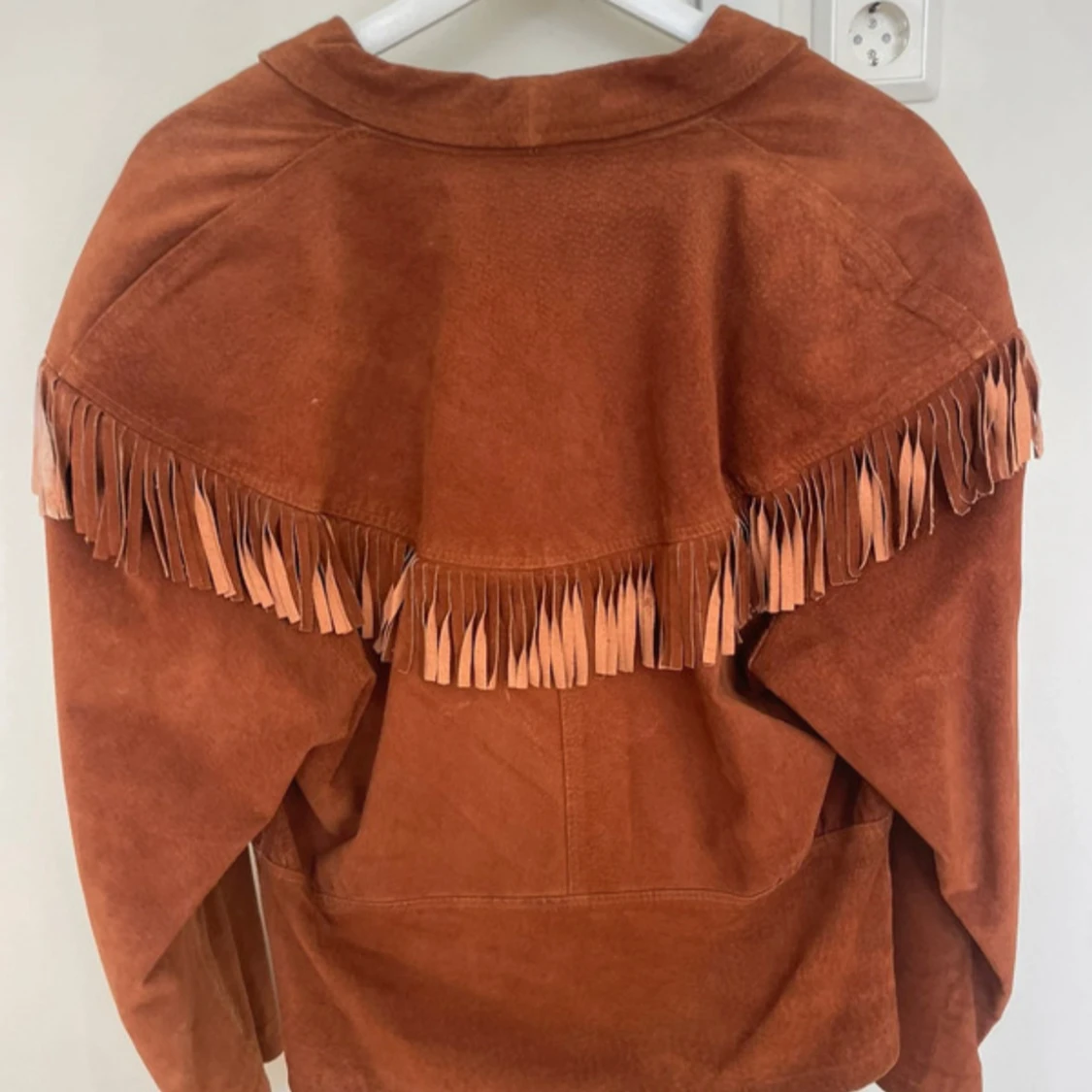 Brun mockajacka med fransar - 1