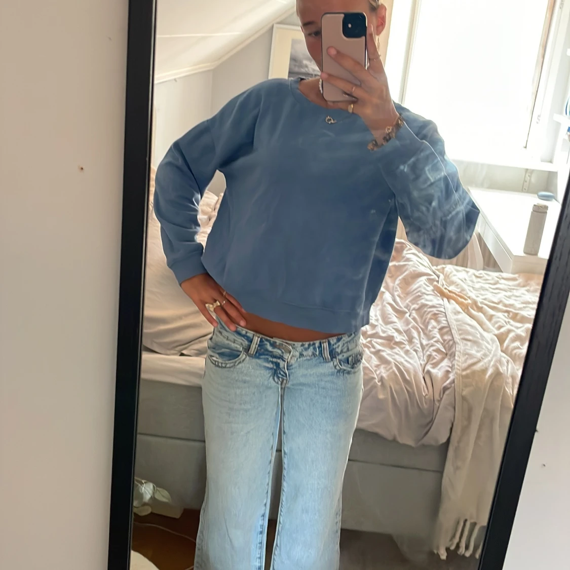 Blå croppad sweatshirt - 1