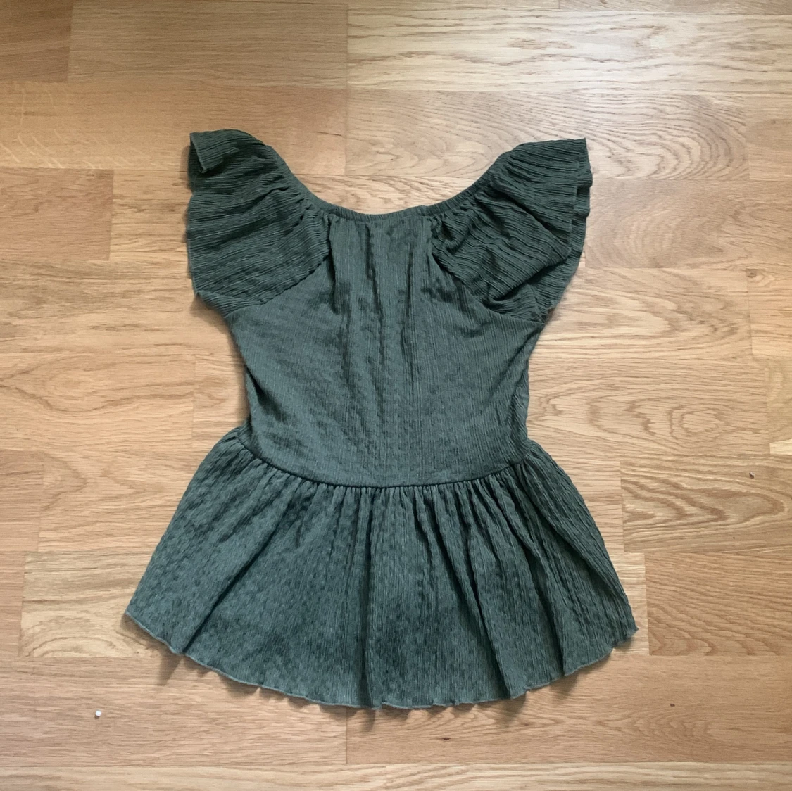 Grön blus med snörning från lager 157 - 1