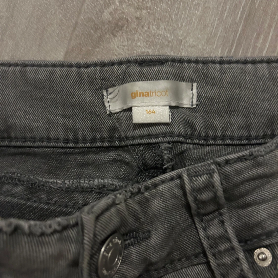 Bootcut jeans från Gina Tricot, grå - 3