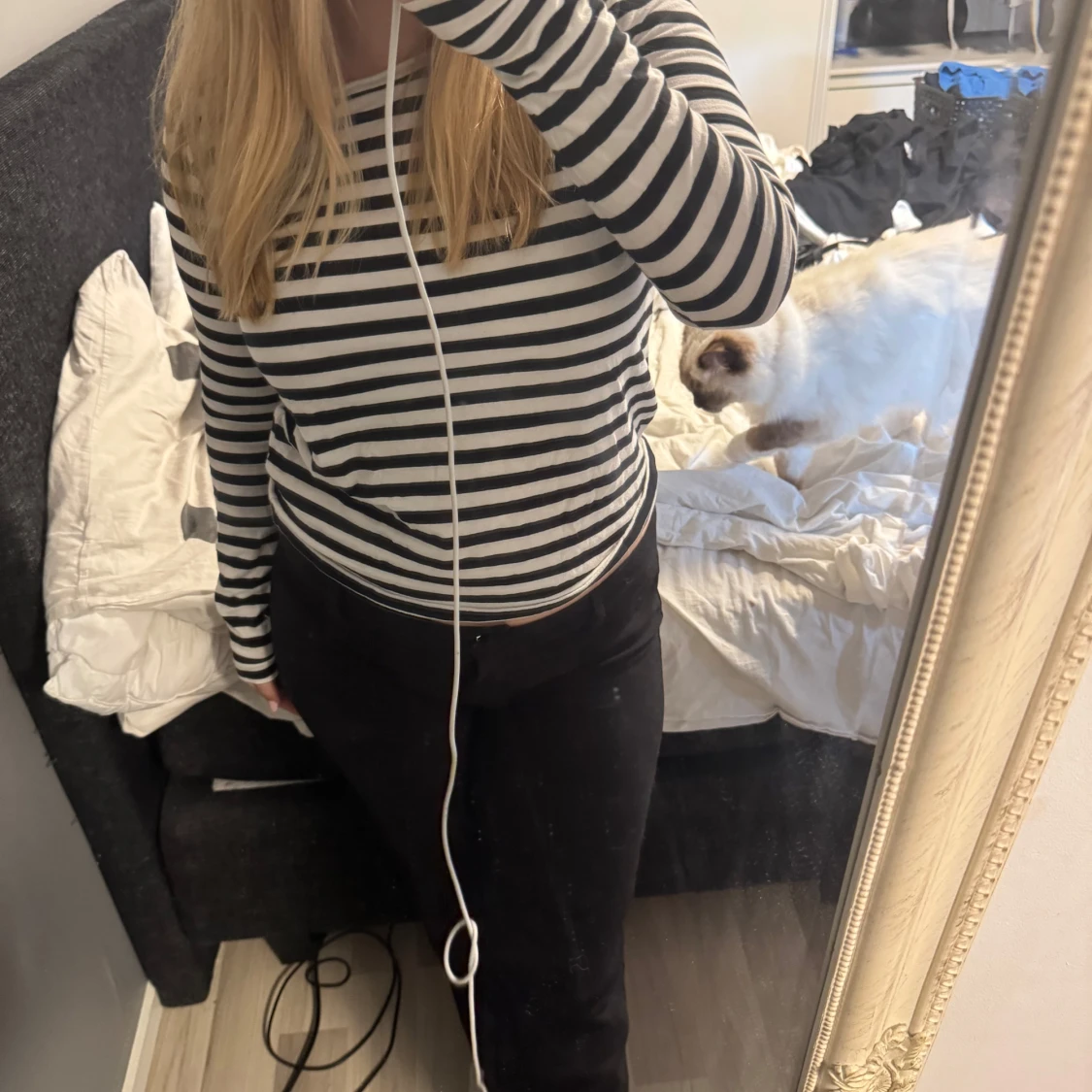 Svartvit randig långärmad tröja - 3