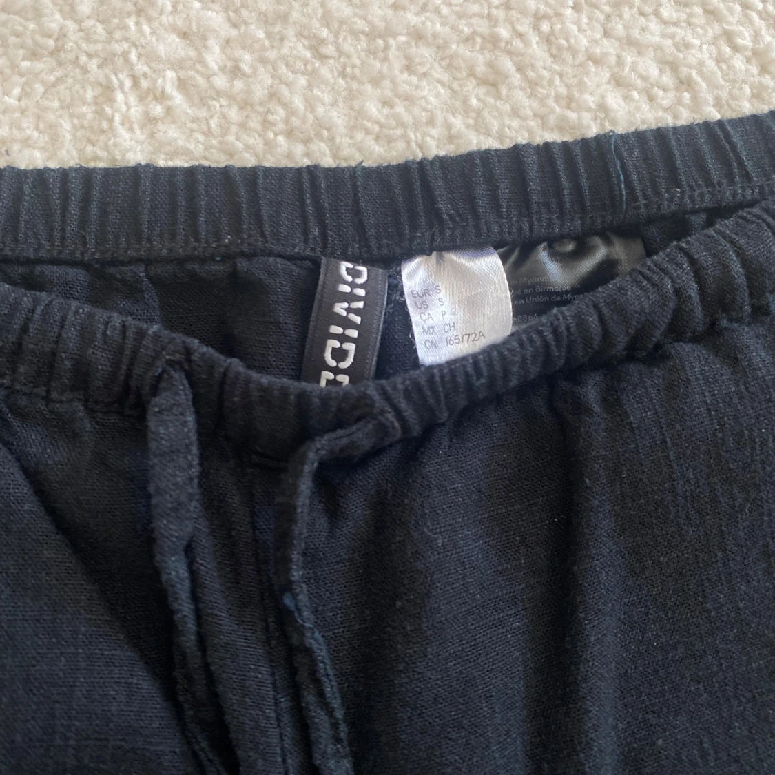 Svarta linnebyxor från H&M DIVIDED - 3