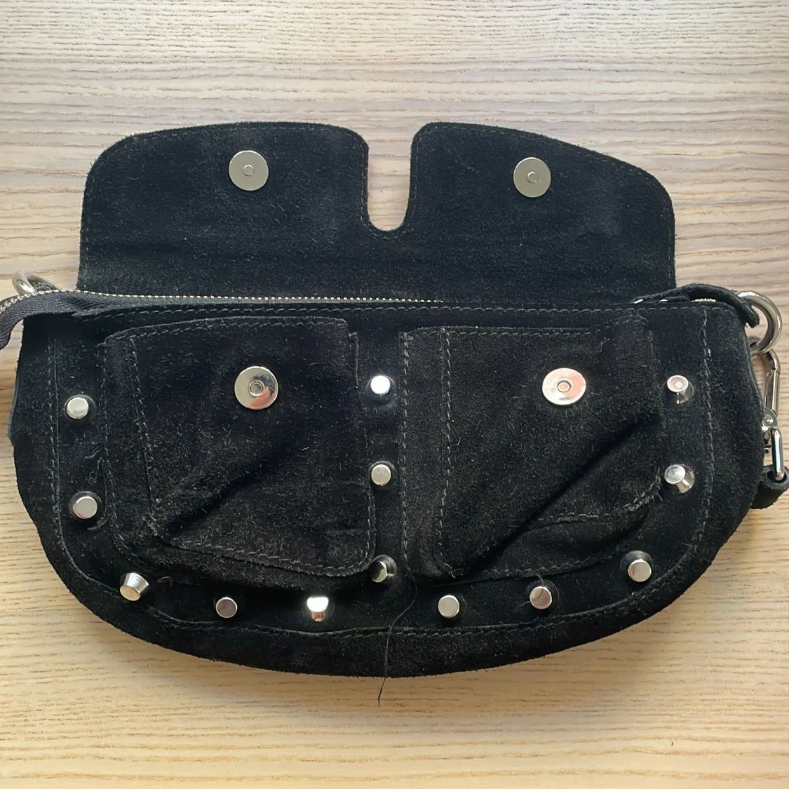 Svart axelväska ÄKTA läder med nitar från Unlimit! - 2