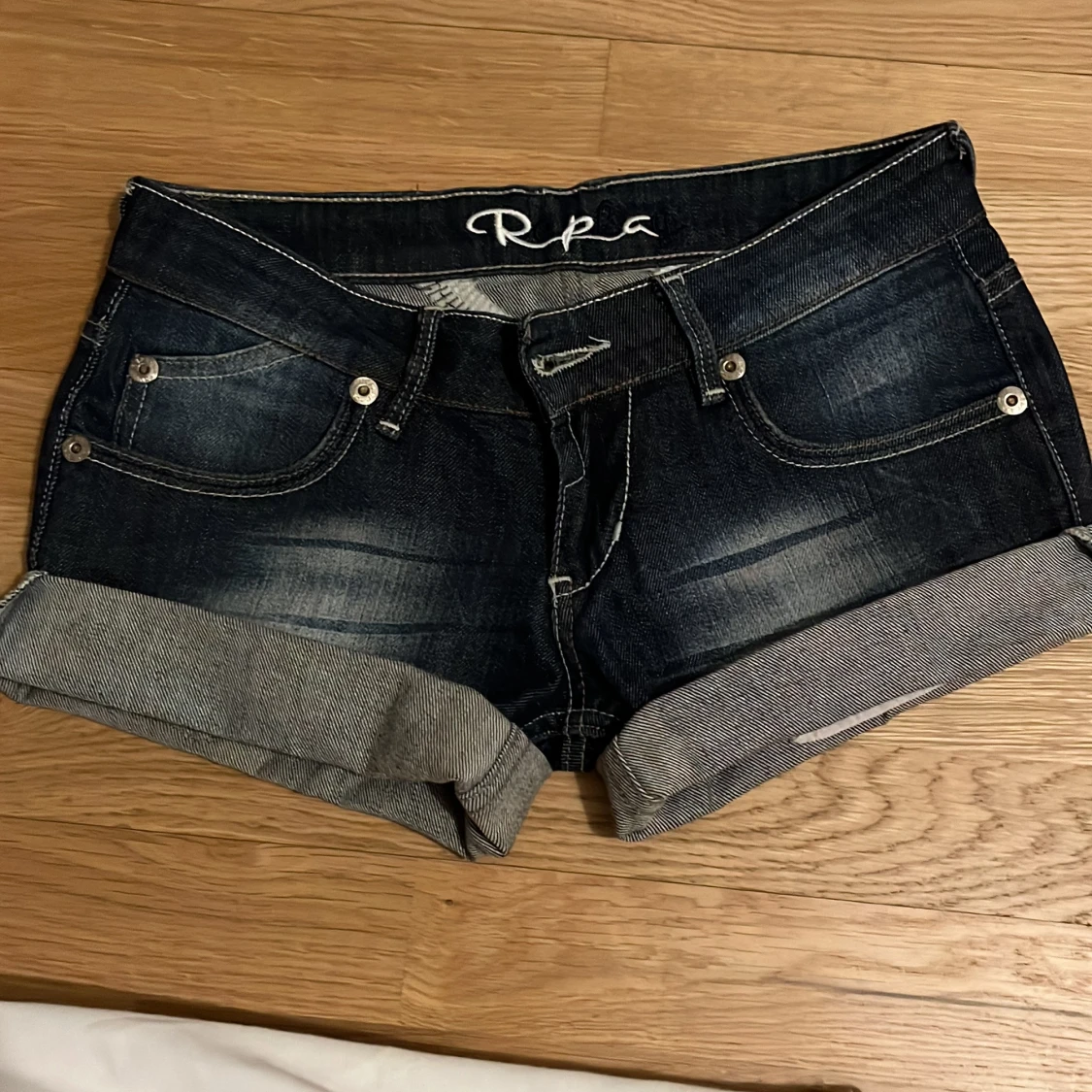 Lågmidjad jeanskjol - 1