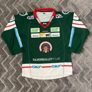 Frölunda indians hockey tröja  - Säljer en gammal Frölunda tröja som är idag sällsynt. Skriv för frågor 