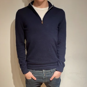 Stenströms half zip - riktigt fet half zip från Stenstöms i storlek M passar S. 100% Merinoull. Skick 9/10 använd några gånger. Pris kan diskuteras vid snabb affär. TAR ÄVEN BYTEN!!!
