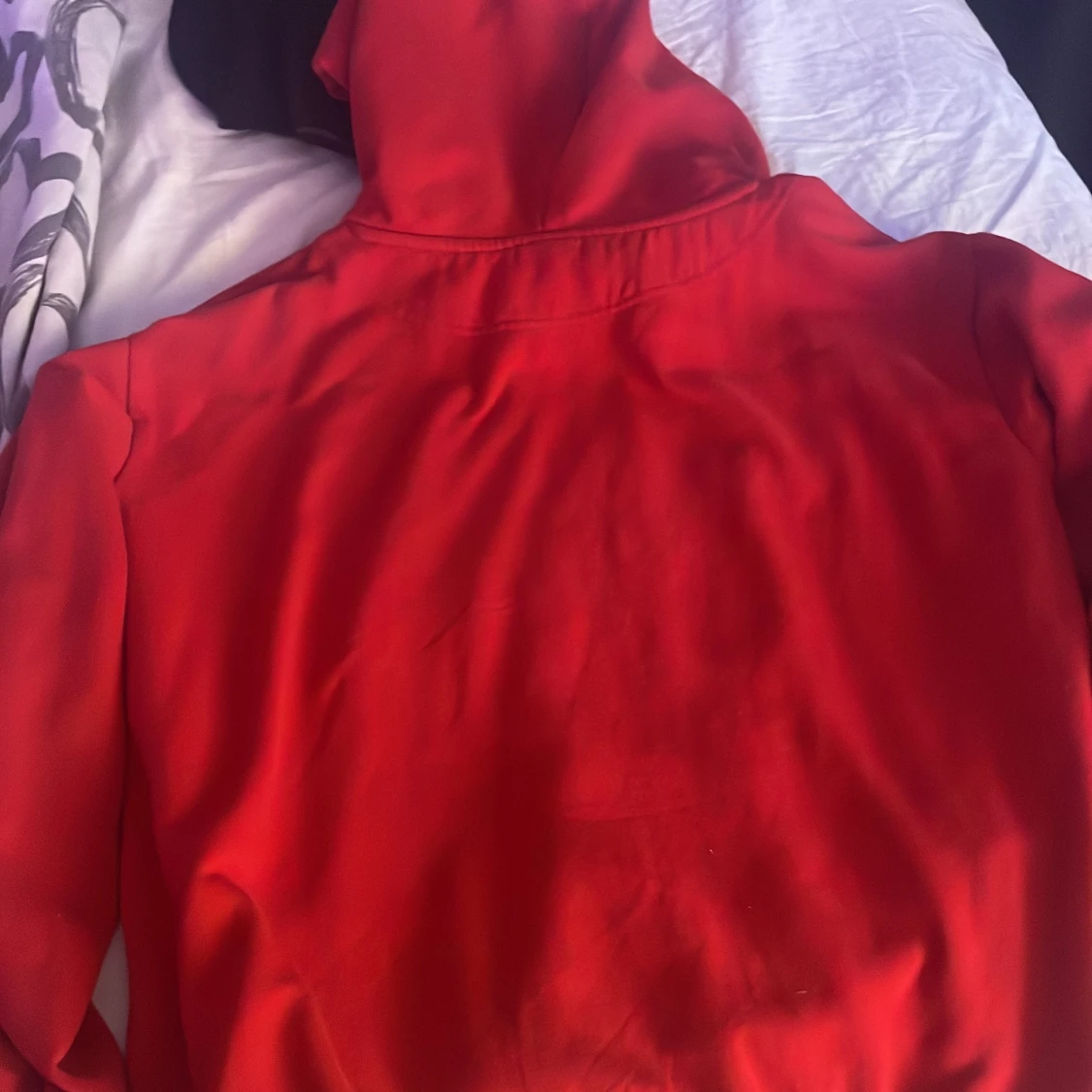 Röd hoodie - 2