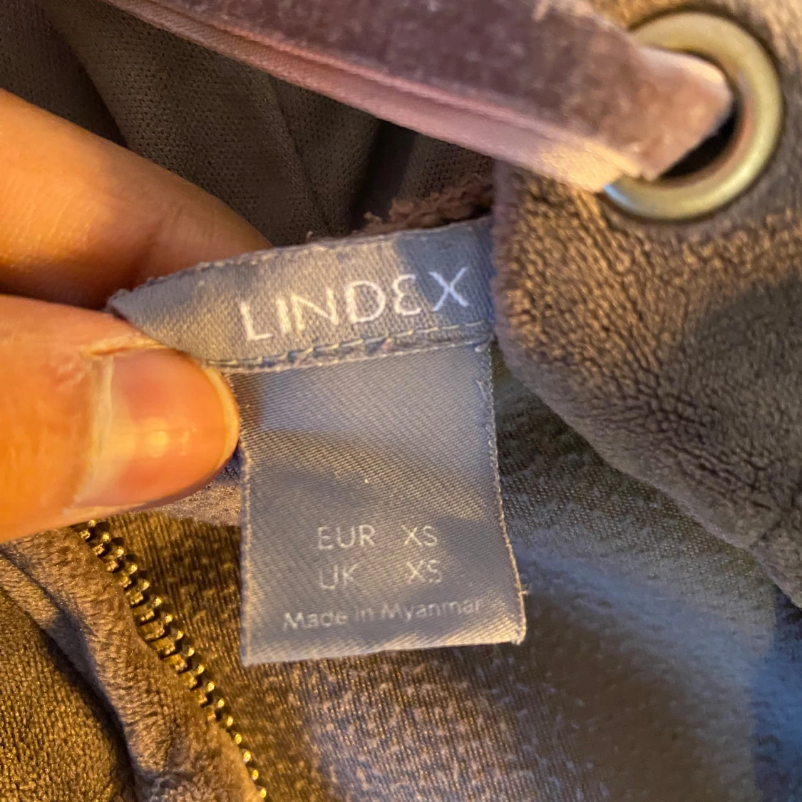 Mysig hoodie med dragkedja  - 4