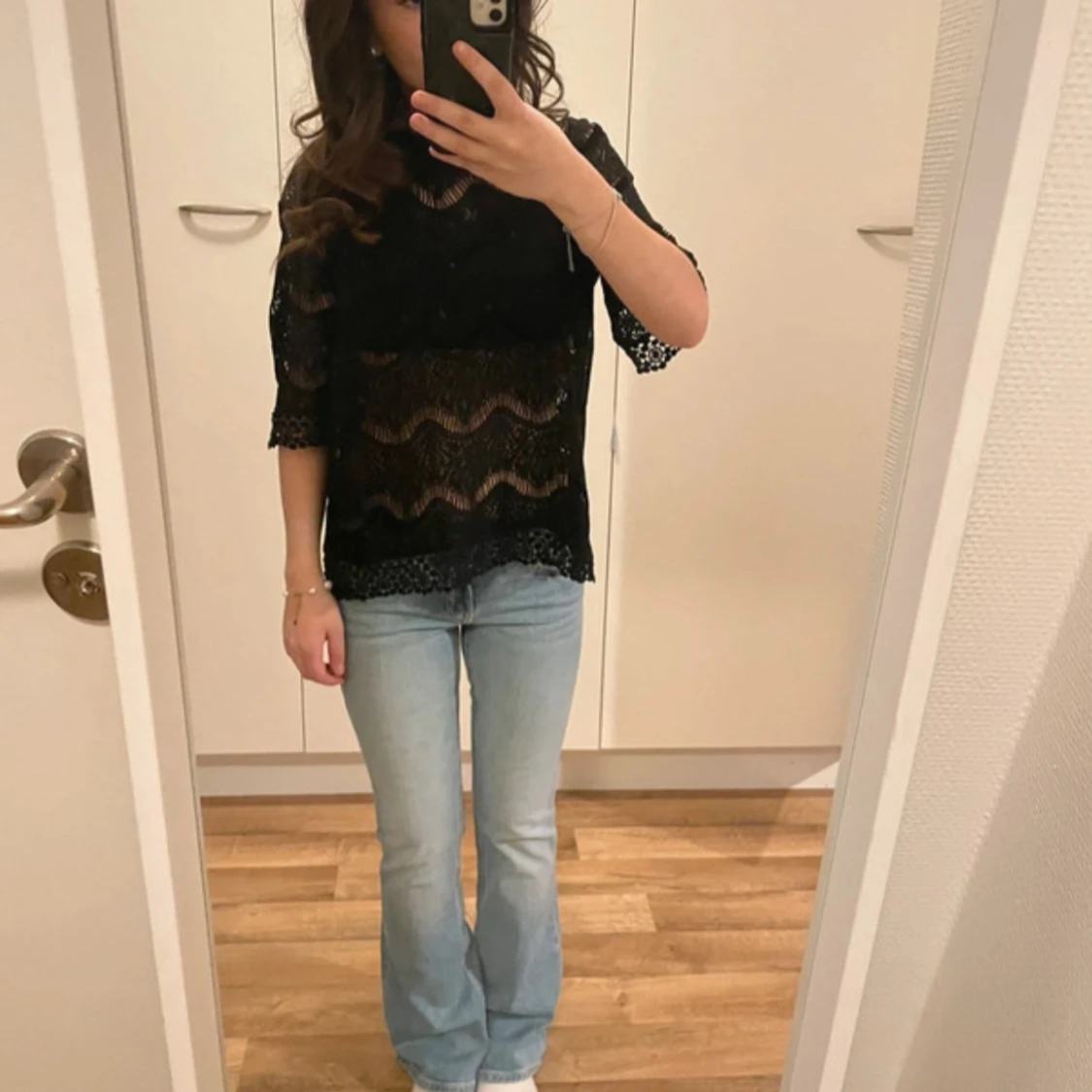 Svart spetsblus