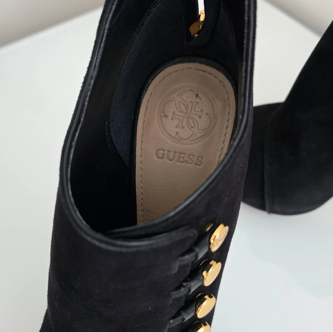 Svarta klackskor från Guess - 1