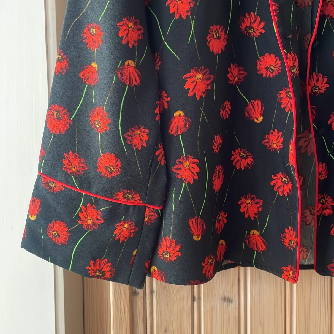 Svart blommig kavaj - 1