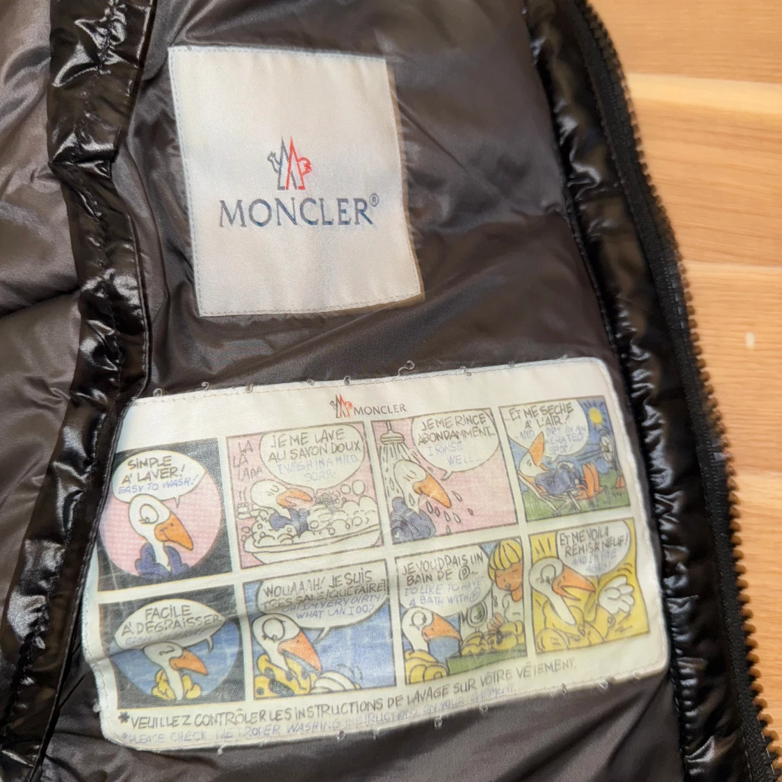 Svart dunväst från Moncler - 2