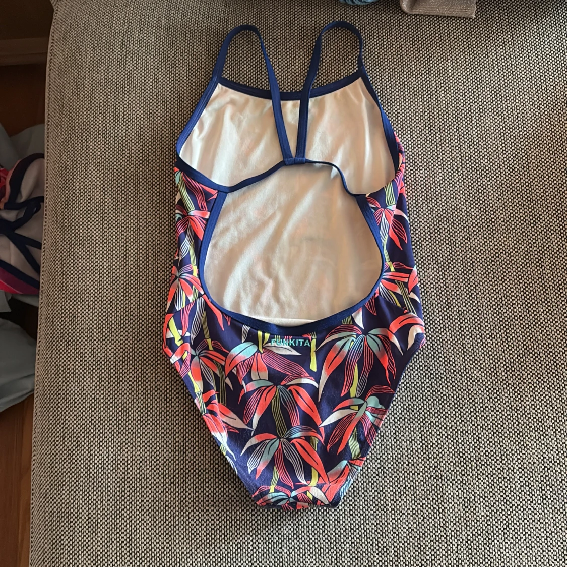 Färgglad baddräkt från Funkita - 1