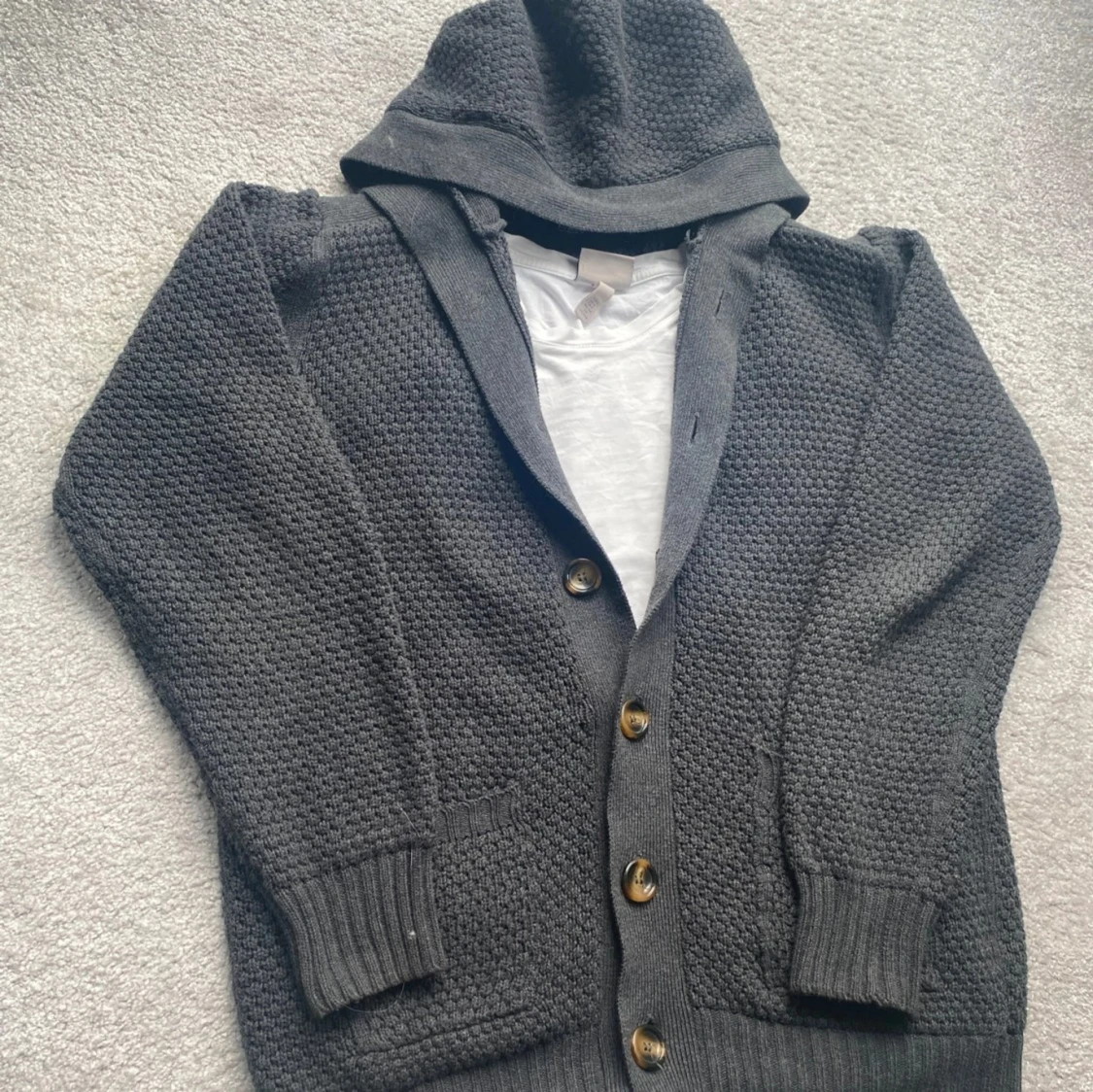 Stickad cardigan med luva - 1