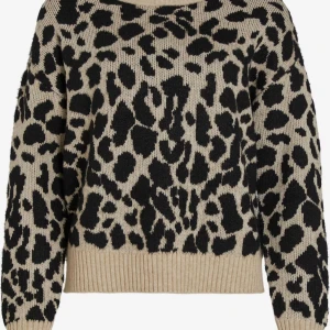 Leopard tröja 🐆! - stickad leopard tröja från vila!