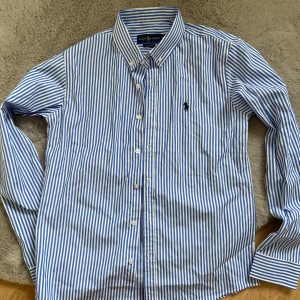 polo ralph lauren skjorta - Oanvänd är i nyskick, passade inte mig