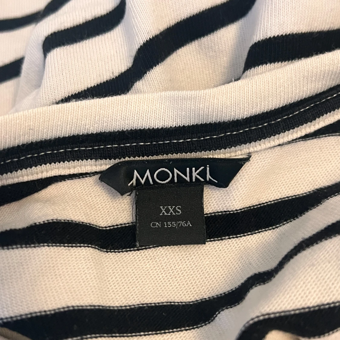 Randig långärmad tröja från Monki - 1