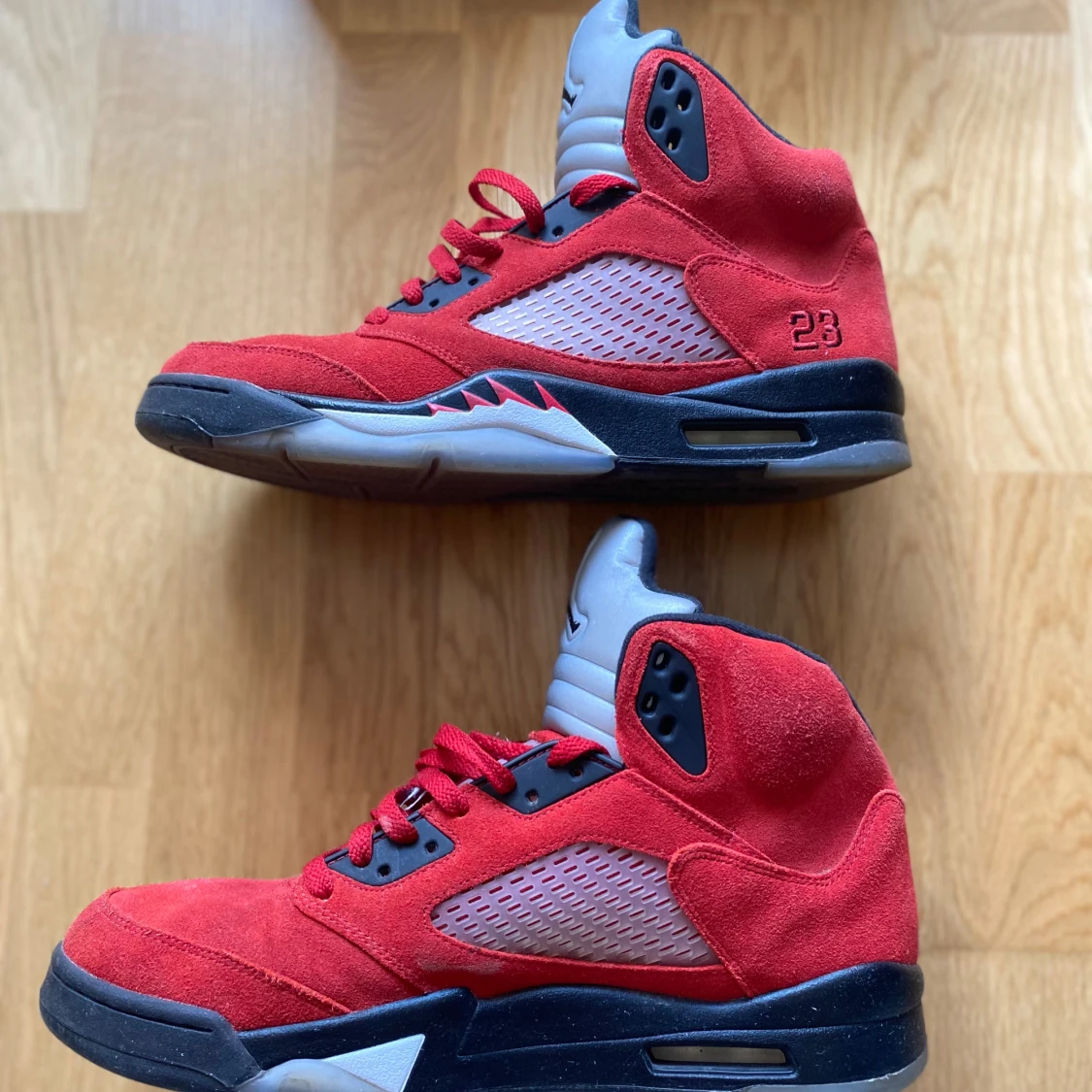 Air Jordan 5 Retro ”Raging Bull”  - 1
