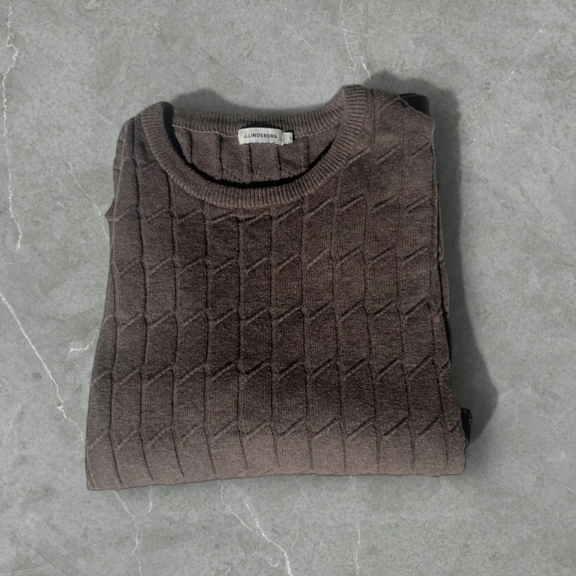 Brun stickad tröja från J.Lindeberg - 1