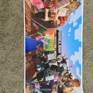 Minecraft Posters - Upptäck den ikoniska Minecraft-världen med färgstarka illustrationer av karaktärer och äventyr både på land och under vatten 💧 Perfekt för fans av spelet som vill fördjupa sig i dess fantasifulla universum 🪐 1st= 30kr. Deal 2st= 45kr