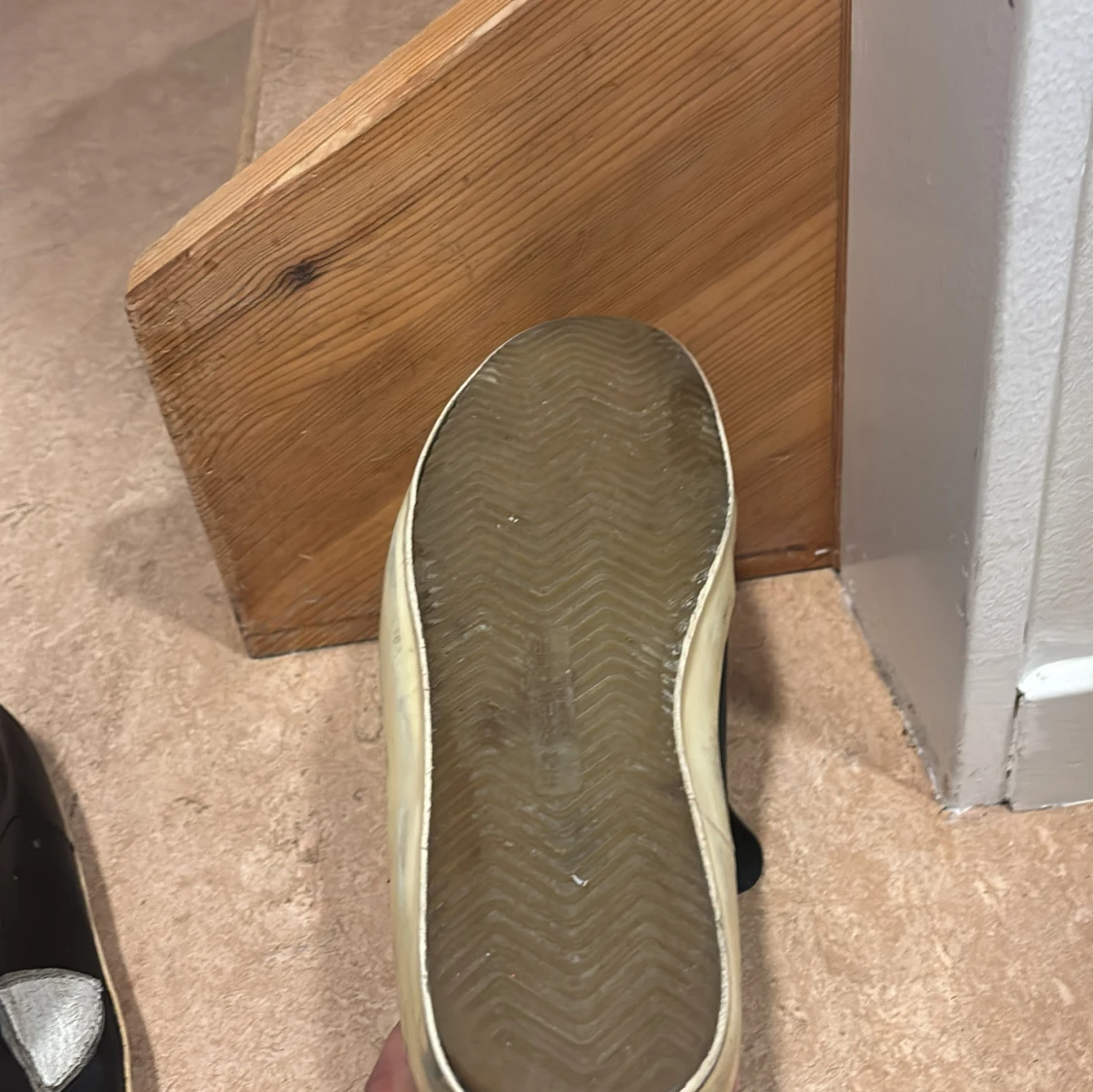 Svarta sneakers med vita detaljer - 4