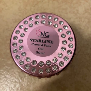 Starline gelé - Hälften kvar, alltså typ 15g kvar. I färgen frosted pink.