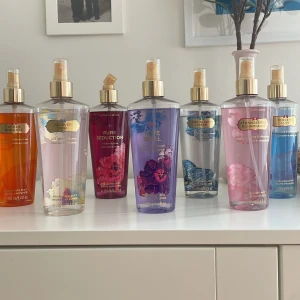 Victoria’s secret body mist - Säljer 7 st body mists från Victoria’s secret. Alla flaskor kostar 70kr styck förutom pure seduction (korken är lite sönder) och endless love (inte lika mycket kvar) då de två kommer kosta 60 kr styck. Skriv om ni vill veta mer!😊