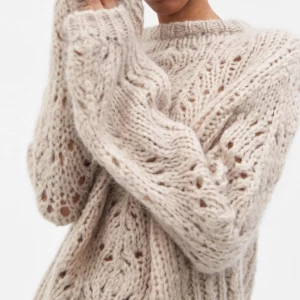 Beige Filippa K tröja - Så söt stickad tröja från Filippa K nypris 2000💕💕