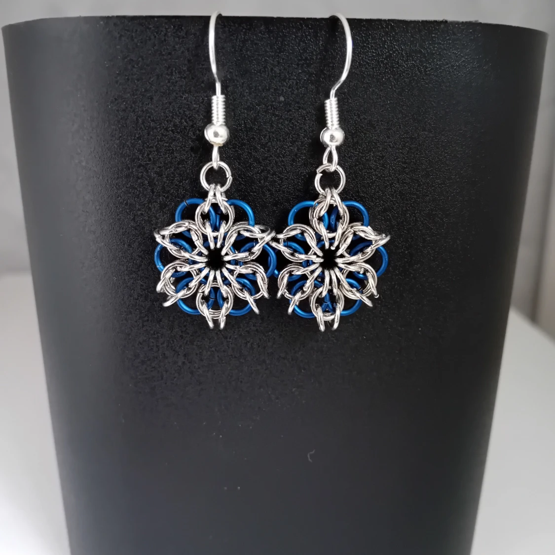 Egentillverkade örhängen 