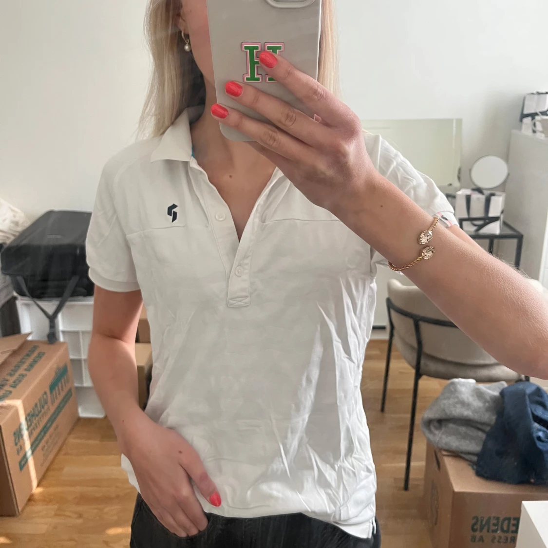 Vit pikétröja med krage