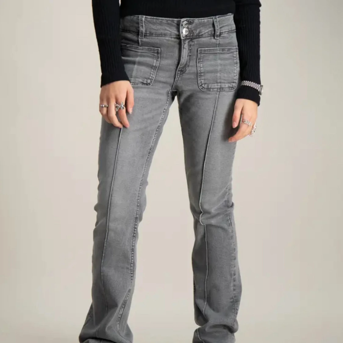 Grå bootcut jeans - 1