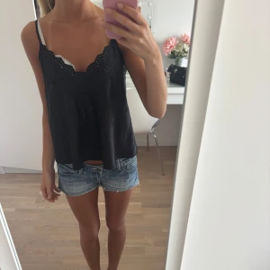 Satinlinne - Jag har sytt upp axelbanden så de är lite kortare🤍