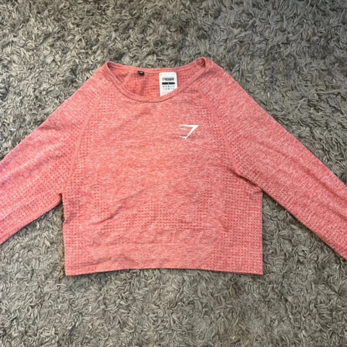 Rosa croppad tröja från Gymshark