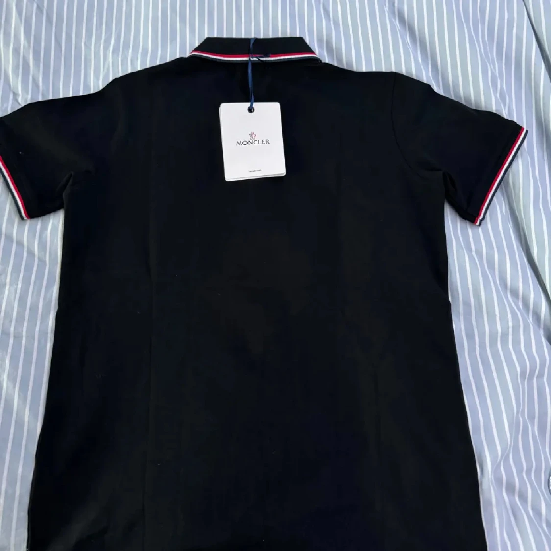 Svart pikétröja från Moncler - 1