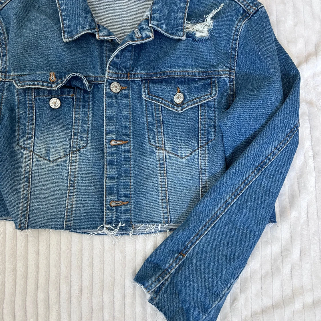 Blå croppad jeansjacka från Dilvin - 1