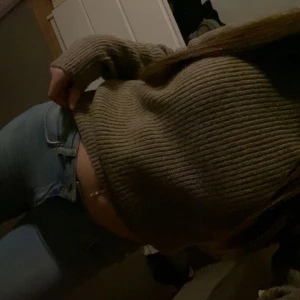 Beige ribbad stickad tröja - Begie pola tröja, säljer för att jag tycker det är lite kort 