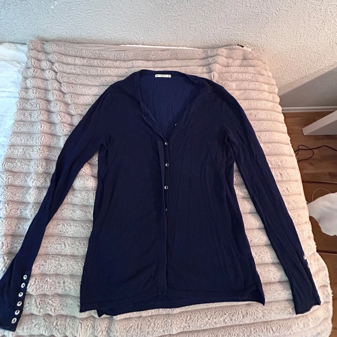 Mörkblå kofta från Zara med knappar