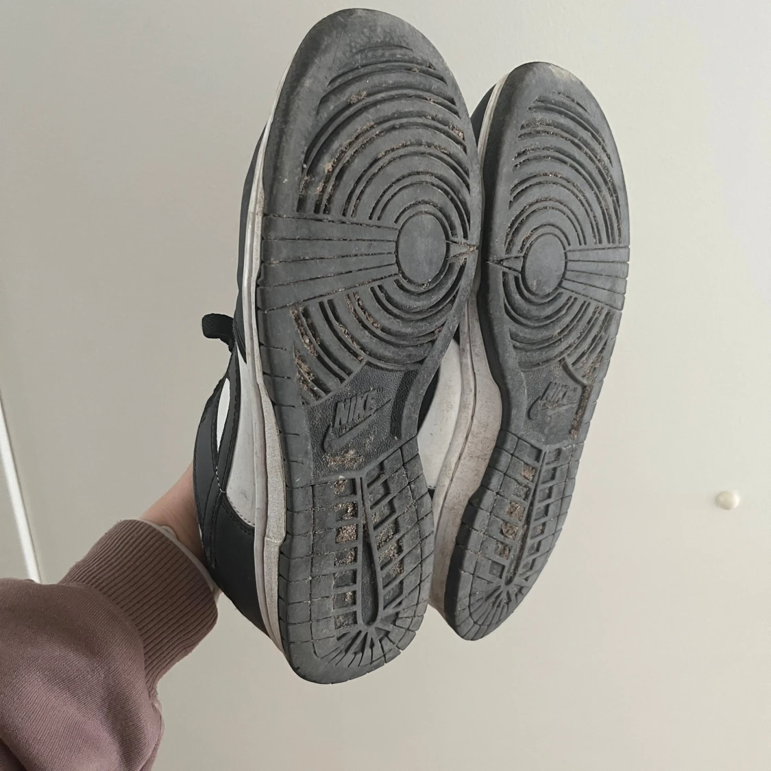 Nike Dunk Low svartvita sneakers panda skor  - 2