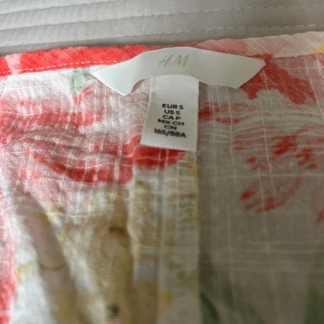 Blommig kortklänning från H&M - 1