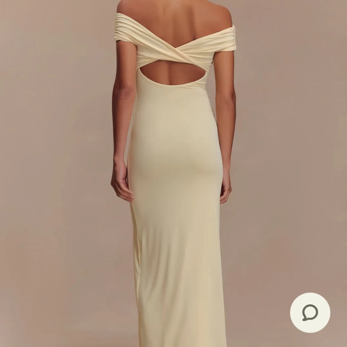 Ljusgul offshoulder långklänning - 1