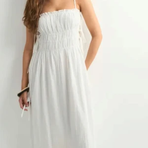 Vit långklänning Nelly  - Söker denna klänning 🫶🏼 Xs 