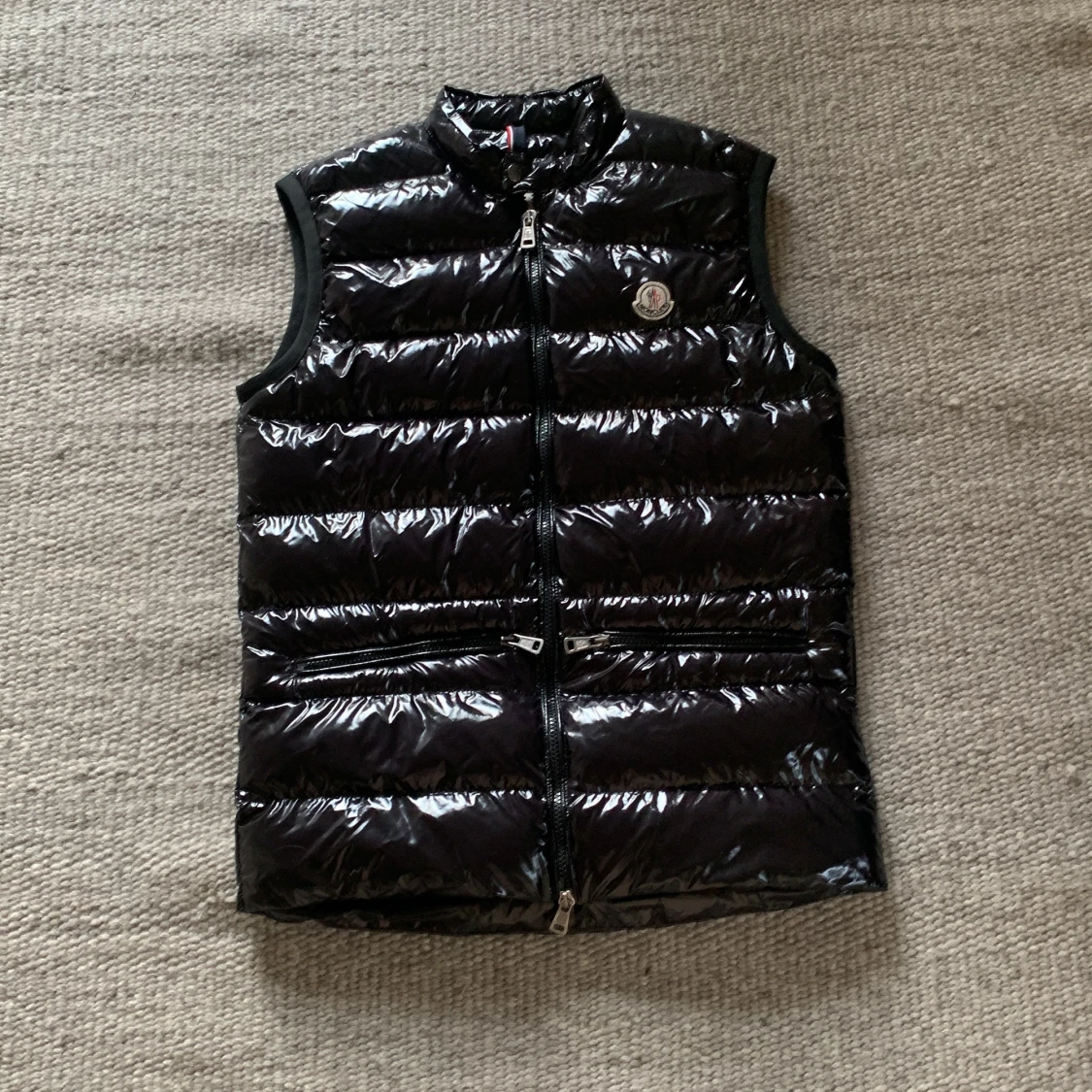 Svart moncler gui väst